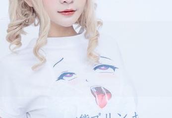 最新力作！Azami向我们展示了“SexyPoodle”，这一波萌宠与妩媚的碰撞，太滑稽了吧！