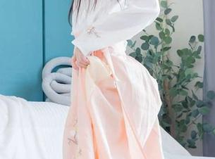 BoBoSocks袜啵啵 – 高清看起来就像在真实试吃，稚予和奶油蛋糕：甜腻得不要不要的！