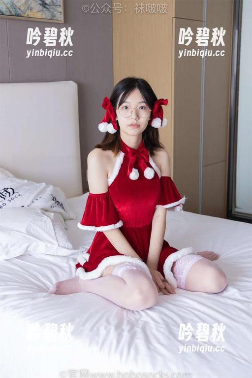 BoBoSocks袜啵啵 - 我本来只是想看原图，结果在雪糕的裸足和脚对脚情节中迷失……