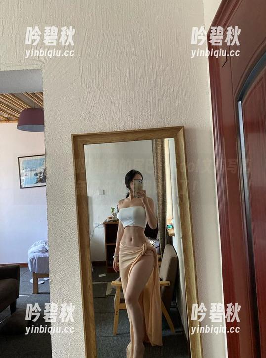 微密圈 - 别盯着我的尾巴，Cool文茜写真更新又开始自我陶醉了！