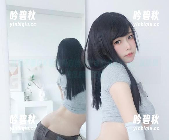 就是不明白K酱选择白丝兔女郎的私拍意图，资源倒是挺抓眼球的
