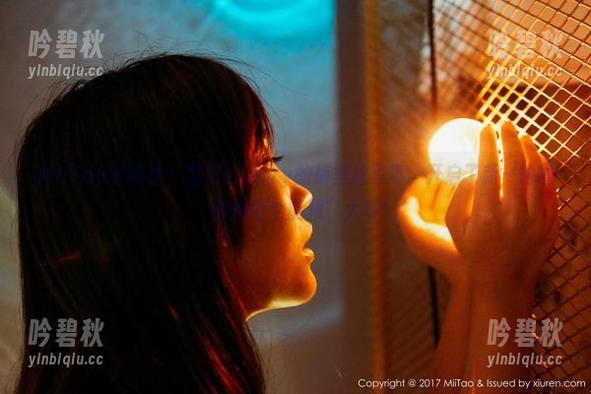 MiiTao蜜桃社-雪梨sherry MiiTao蜜桃社 - 雪梨sherry的裤里丝写真,开启了新一轮的“时尚哪个能顶”大赛!