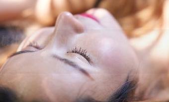 MiiTao蜜桃社 – 网盘中的静香Mandy修女写真，心想这不会是祈祷吧？