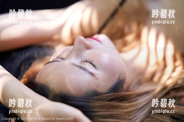 MiiTao蜜桃社-静香Mandy MiiTao蜜桃社 - 网盘中的静香Mandy修女写真,心想这不会是祈祷吧?