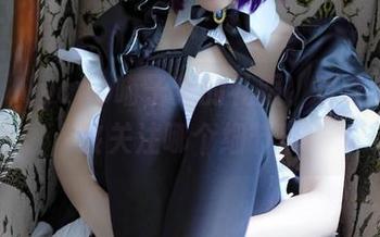 精选：Nyako喵子穿的礼服，真让人纠结该关注哪个细节！