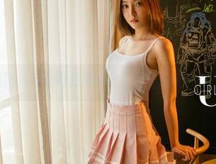 UGirls尤果网 – 诗朵雅的清纯全套图集：是仙女？还是幻影？