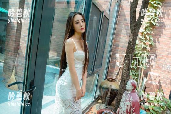 UGirls尤果网 - 穿，高跟鞋的灵魂舞者：黛斯羽写真图册，不走寻常路的性感！