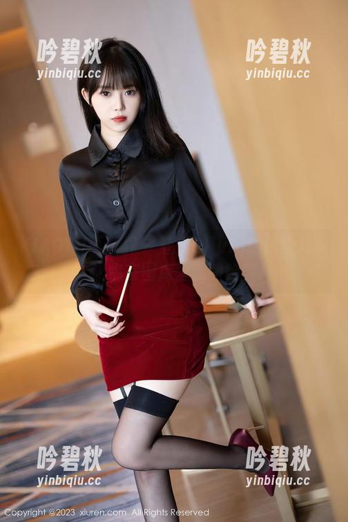 XIAOYU语画界 - 楚恬Olivia的镂空攻略：让你在图库里迷路哈哈！