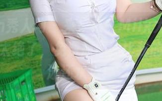 Xiuren秀人网 – 来来来，Milk大萌的泳池造型太绝了，免费原图，比我的水上游泳还水灵！