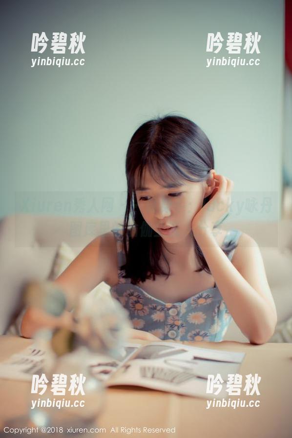 Xiuren秀人网 - 一展身手：lucky咏丹图库里的瑜伽全乱入分享