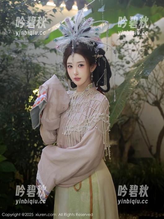 Xiuren秀人网 - 周慕汐fairy的最新女孩美图，难道我该主动追随这位光芒四射的仙女吗？