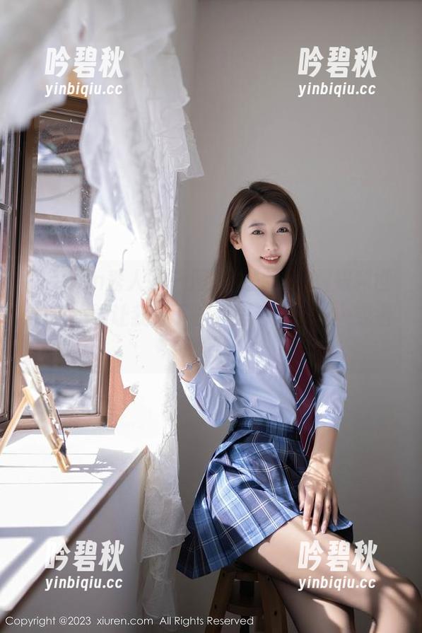Xiuren秀人网-抖娘利世 Xiuren秀人网 - 图片流转间,抖娘利世的制服能让我停下脚步思考人生……或者别的。
