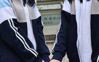 Xiuren秀人网 – 高跟鞋、李丽莎与奇妙的重心平衡：图片不只是展示，原图透露更多“暗示”吗？