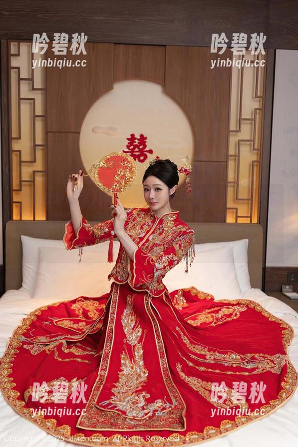Xiuren秀人网-爱酱里 Xiuren秀人网 - 确实没法抵御爱酱里的礼服美图,每一张都是一首无声的诗,我却只学会了插科打诨。