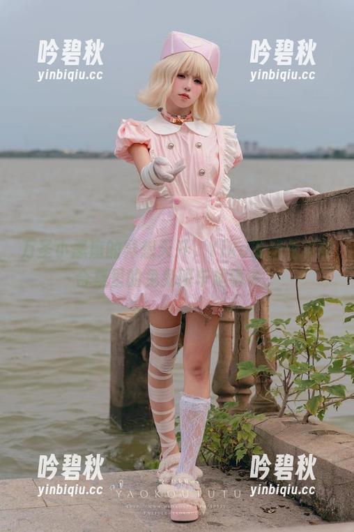 Yiko湿润兔 万圣小恶魔的异想天开,Yiko湿润兔写真合集里的兔兔班车趣事多。