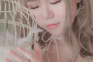 网盘里这组斯卡哈教师，暴露了Yoko宅夏的“巧思”，恰到好处不露声色。