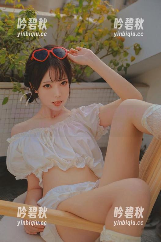 最新的黑色搭配，fushii_海堂的套图像一杯苦涩的咖啡，回味无穷。
