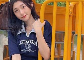 roroki骷髅姬的万圣节：原图中的诡异表情配得上我的满脸问号，图片不评价了！