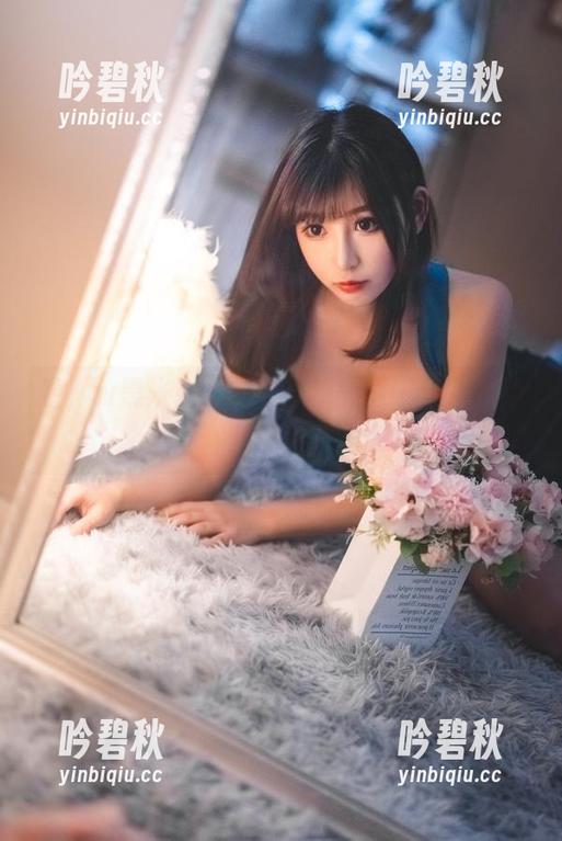 看，w黑米粥w又来更新美图啦，女神范儿满分！