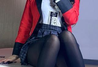 当玛奇玛护士遇上九言的图库：这组高清写真果然有点意思！