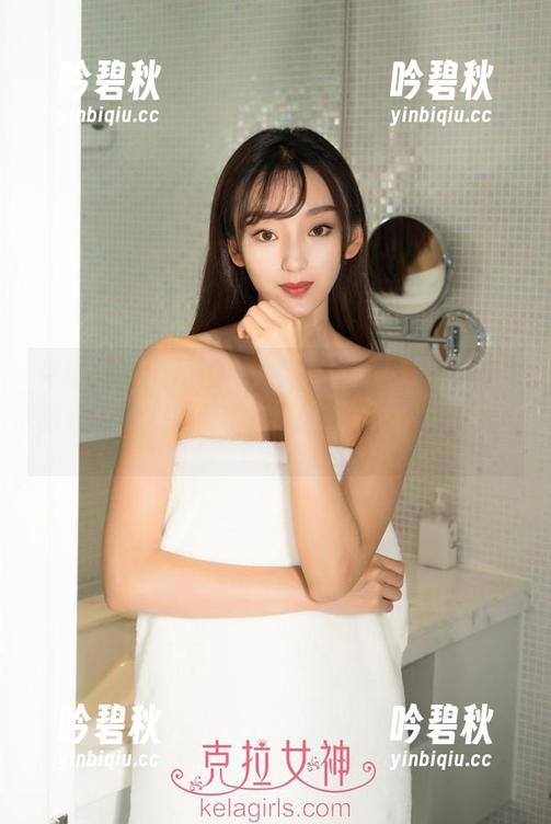 克拉女神 - 原图中的钟淇和裤里丝，有种微妙的西方风味，图册会散发不同的氛围。