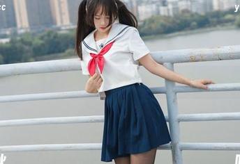白丝和阳光，兔玩映画的图片总让人不自觉地停留