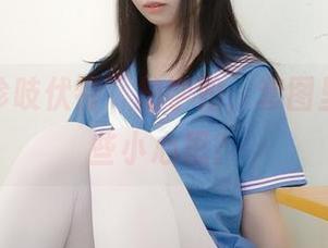 “十万珍吱伏特”拍学姐，套图里藏着哪些小心思？