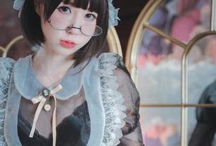 南鸽展现透明女仆，图集中一丝不苟的魅惑与随性的碰撞