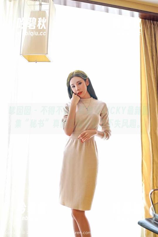 嗲囡囡 - 不得不说，陈雅漫VICKY最新图集“秘书”真的是既专业又不失风趣。