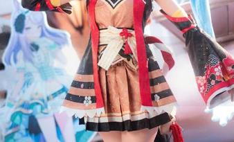 在大肉丸Amiee校服写真里，居然发现了比书本还诱人的画面！