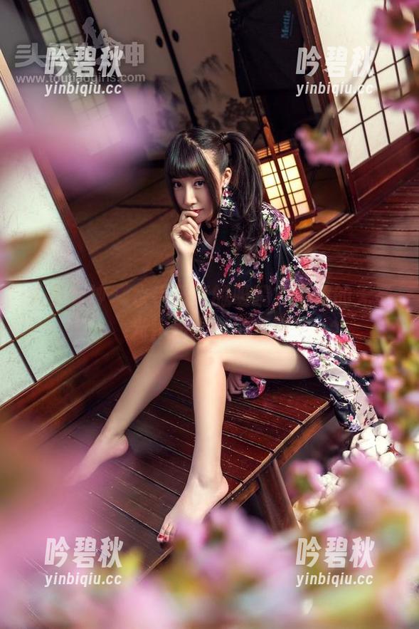 头条女神 - 水手服真的吸睛？王竹的无圣光作品让偶尔亢奋