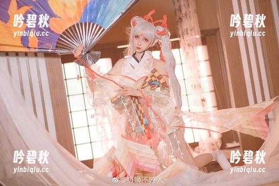 奶狮不咬人驾到：长腿写真图包，腿长到你不敢信