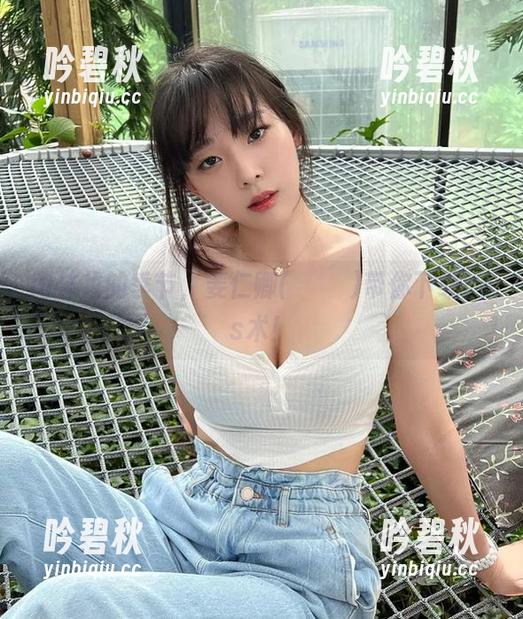 网袜妆的季节，姜仁卿(강인경)带你下载cos术！