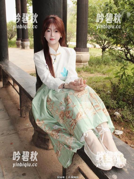 小众视觉 - 小苹果制服写真——高清美图让你捉摸不透的真实？