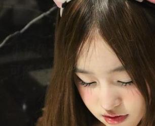 微密圈 – 小优优子和她的红色内衣，这作品可能会让人流连忘返吧？