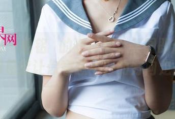 尤果网 – 曲铭瑄的短裤展：美图即便简单，却总能让你意想不到的方向走去。