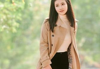 这是年年Nnian修女的照片合集，温柔又不太正经，恰到好处的曖昧感。