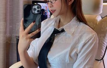 微密圈 – 内衣和海浪的亲密接触：张思允三亚美图精选，你永远猜不到的搭配！