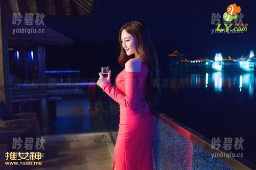 推女神 - 被莫雅淇的黑丝作品圈粉了，高清得我有些不适应呢！