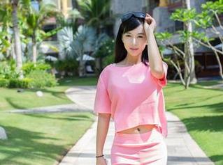 推女郎 – 星辰的万圣节：不是什么可怕的恐怖片，倒像是无圣光下的静谧作品。