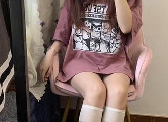 微密圈 – 让提袜少女用女王气场驱散你的忧愁，写真，速来下载！