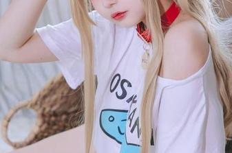 日奈娇的女友cos，简直让我有种邻居小姐姐巴雀可爱的错觉，是对我的心理暗示吗？