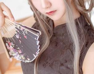 木棉棉OwO的“黑白修女”图集：光影交织的私拍奇遇记
