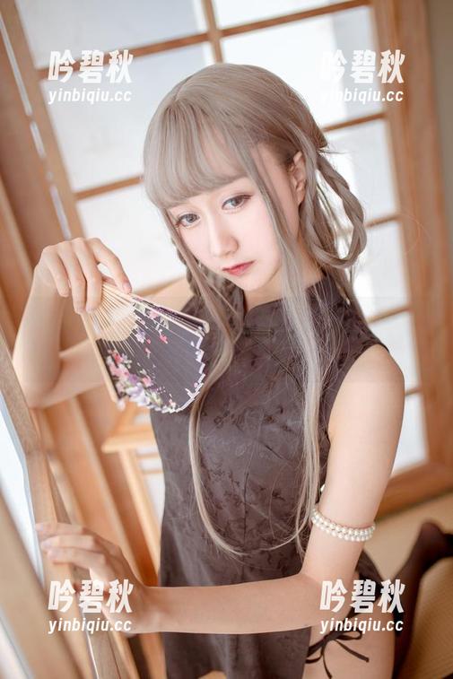 木棉棉OwO的“黑白修女”图集：光影交织的私拍奇遇记