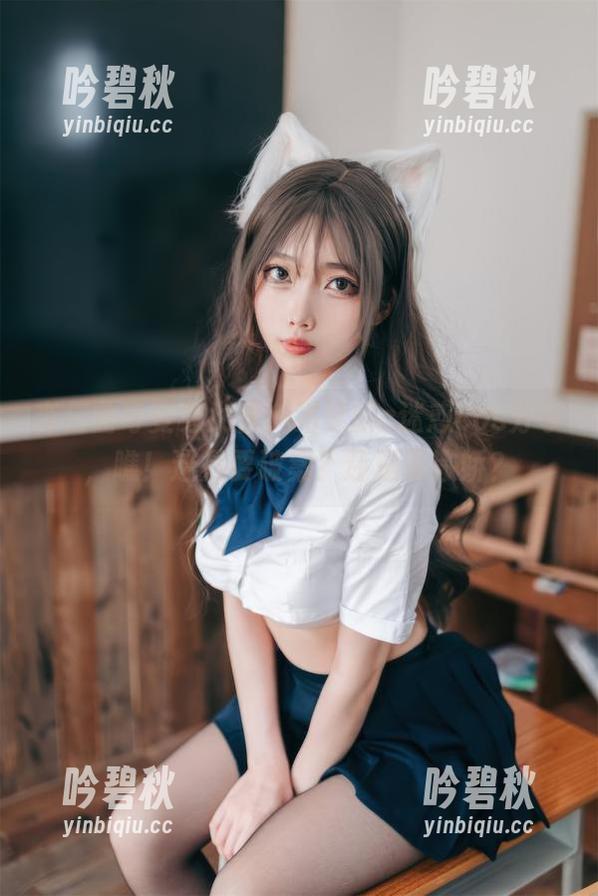 杏仁曲奇变身女警，海梦的c迷惑cos分享，瞧！这是要破案？还是要撒娇？