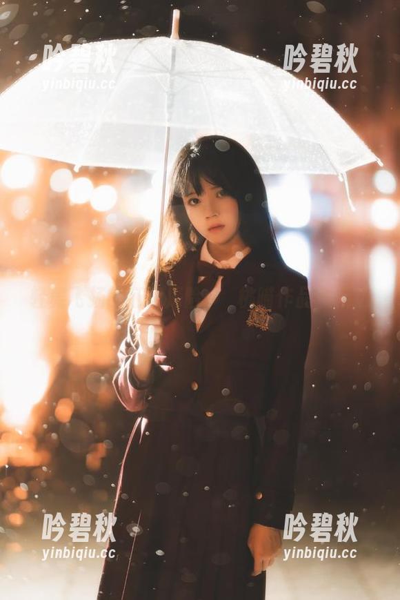 轻舞飞扬的红裙探险：桜桃喵作品集精选