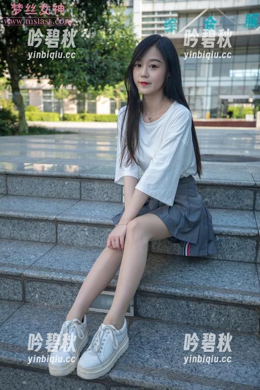 梦丝女神 - 刘诺最新写真集：瑜伽姿势当然没问题，但我能不能只拍脸？