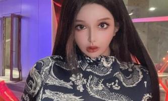微密圈 – 私拍空间：梦露veronica的皮衣，完全是反传统的挑战