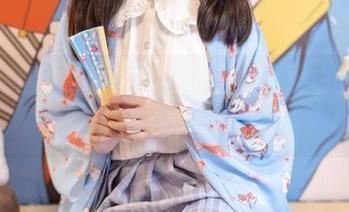 森萝财团 – 乃乃子的私房，高叉白丝中藏着007的小玩意