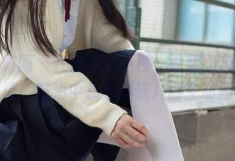 森萝财团 – 在线等的小樱，泳装印象怀旧又高清，脑海中总是浮现几副生动画面。